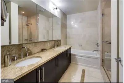 1425 Locust Street #2C, Philadelphia, PA 19102 - Photo 10