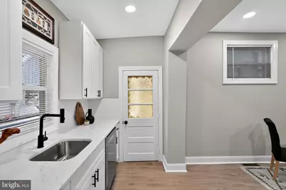 325 Roseberry Street, Philadelphia, PA 19148 - Photo 10