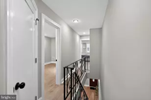 325 Roseberry St, Philadelphia, PA 19148 - Photo 12