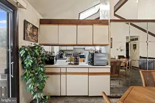 945 Manatawna Ave, Philadelphia, PA 19128 - Photo 10