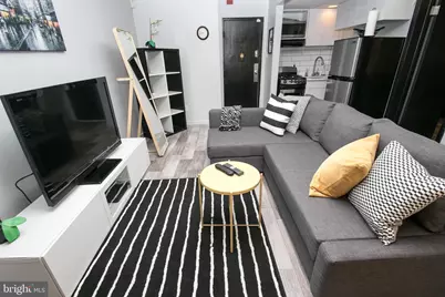 2135 Walnut Street #304, Philadelphia, PA 19103 - Photo 2