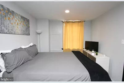 2135 Walnut Street #304, Philadelphia, PA 19103 - Photo 4