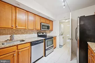 200 Lombard St, Philadelphia, PA 19147 - Photo 8