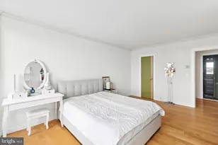 210 Locust St, Philadelphia, PA 19106 - Photo 14