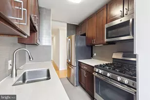 210 Locust St, Philadelphia, PA 19106 - Photo 10