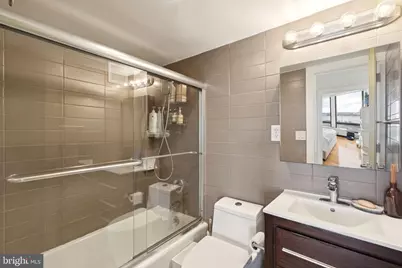 210 Locust Street #15AW, Philadelphia, PA 19106 - Photo 18