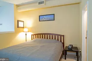 2429 Locust St, Philadelphia, PA 19103 - Photo 8