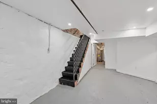 2321 Mountain St, Philadelphia, PA 19145 - Photo 28