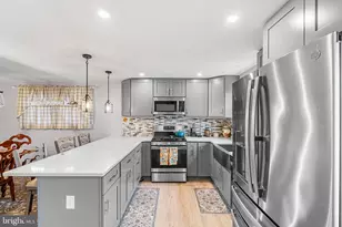 8822 Dewees St, Philadelphia, PA 19152 - Photo 12