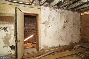 701 N 42nd St, Philadelphia, PA 19104 - Photo 8