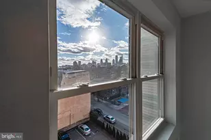 526 Brown St, Philadelphia, PA 19123 - Photo 8