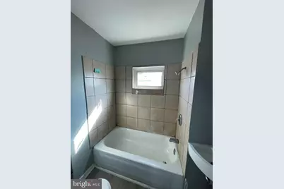 2046 Newcomb Street, Philadelphia, PA 19140 - Photo 12