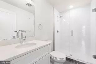 214 Vine St, Philadelphia, PA 19106 - Photo 30