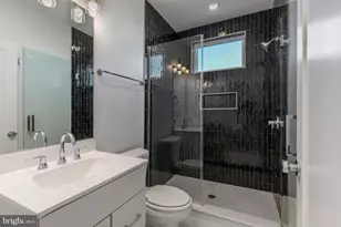 710 N 16th St, Philadelphia, PA 19130 - Photo 8