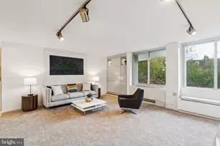 604 S Washington Square, Philadelphia, PA 19106 - Photo 2