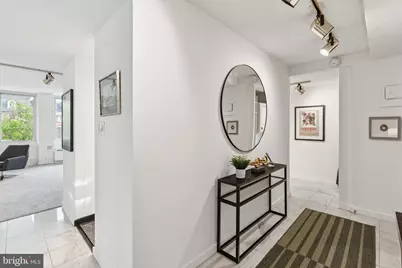 604 S Washington Square #105, Philadelphia, PA 19106 - Photo 8