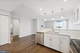 200 Lombard St, Philadelphia, PA 19147 - Photo 2