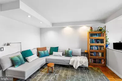 604 S Washington Square #1106, Philadelphia, PA 19106 - Photo 2