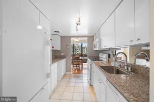 1326 Spruce St, Philadelphia, PA 19107 - Photo 12