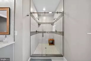 2247 Wilder St, Philadelphia, PA 19146 - Photo 28