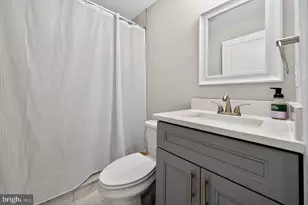 2247 Wilder St, Philadelphia, PA 19146 - Photo 32