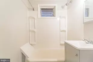 876 N 23rd St, Philadelphia, PA 19130 - Photo 12