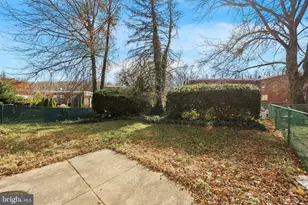 833 Green Valley Dr, Philadelphia, PA 19128 - Photo 22