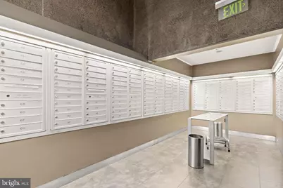 210 Locust Street #21E, Philadelphia, PA 19106 - Photo 8