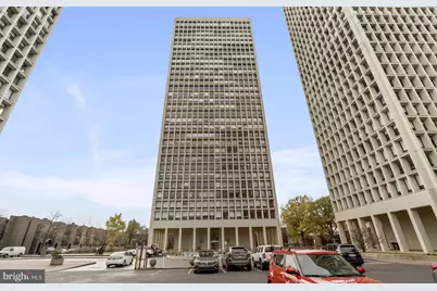 210 Locust Street #21E, Philadelphia, PA 19106 - Photo 2