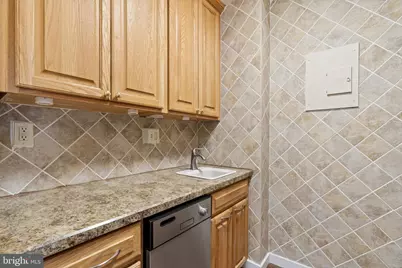 210 Locust Street #21E, Philadelphia, PA 19106 - Photo 30