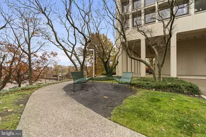 210 Locust Street #21E, Philadelphia, PA 19106 - Photo 4