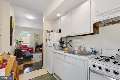 2137 Spruce Street #8, Philadelphia, PA 19103 - Photo 4