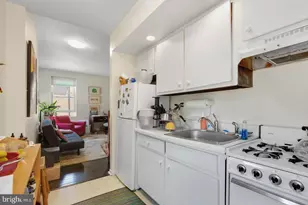 2137 Spruce St, Philadelphia, PA 19103 - Photo 4