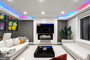 1121 Earl St, Philadelphia, PA 19125 - Photo 8