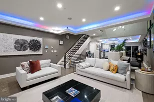 1121 Earl St, Philadelphia, PA 19125 - Photo 6