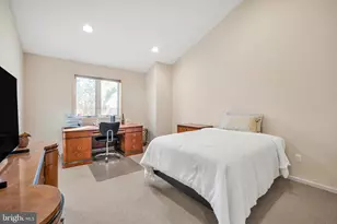 16 S Kings Oak Ln, Philadelphia, PA 19115 - Photo 24