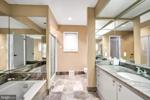 16 S Kings Oak Ln, Philadelphia, PA 19115 - Photo 30