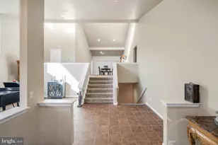 16 S Kings Oak Ln, Philadelphia, PA 19115 - Photo 10