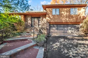 16 S Kings Oak Ln, Philadelphia, PA 19115 - Photo 2