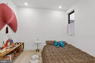 2007 Cambridge St, Philadelphia, PA 19130 - Photo 8