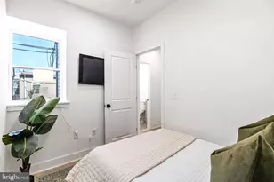 351 Fitzgerald St, Philadelphia, PA 19148 - Photo 16