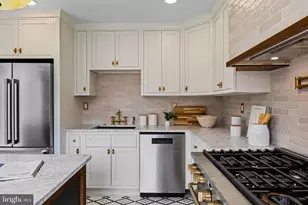 242 Locust St, Philadelphia, PA 19106 - Photo 8