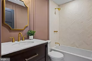 242 Locust St, Philadelphia, PA 19106 - Photo 24