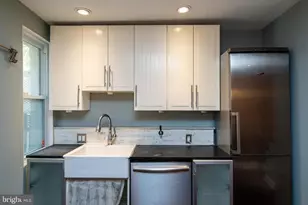 2218 Pemberton St, Philadelphia, PA 19146 - Photo 8