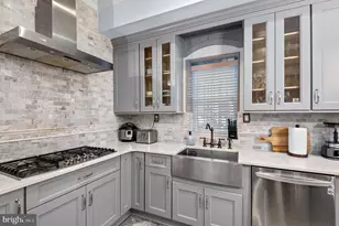 26 S Strawberry St, Philadelphia, PA 19106 - Photo 38