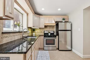 2041 S Bancroft St, Philadelphia, PA 19145 - Photo 16