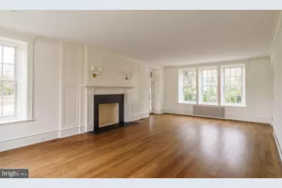 422 W Chestnut Hill Avenue, Philadelphia, PA 19118 - Photo 10