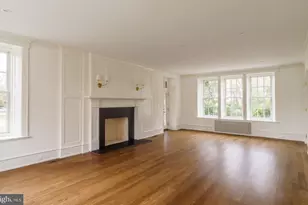 422 W Chestnut Hill Ave, Philadelphia, PA 19118 - Photo 10