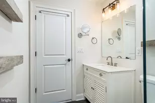 1919 Brown St, Philadelphia, PA 19130 - Photo 16