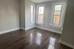 925 W Seltzer St, Philadelphia, PA 19133 - Photo 8